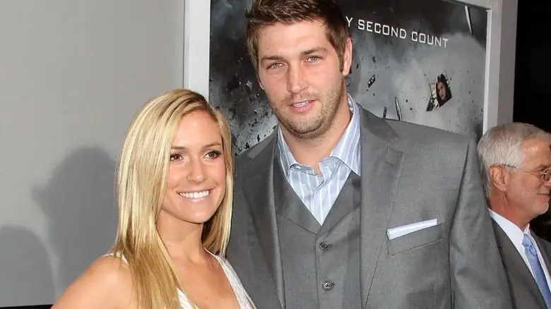 Кристин Каваллари и Джей Катлер позируют