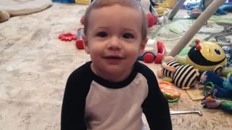 Кэмден Джек Катлер улыбается