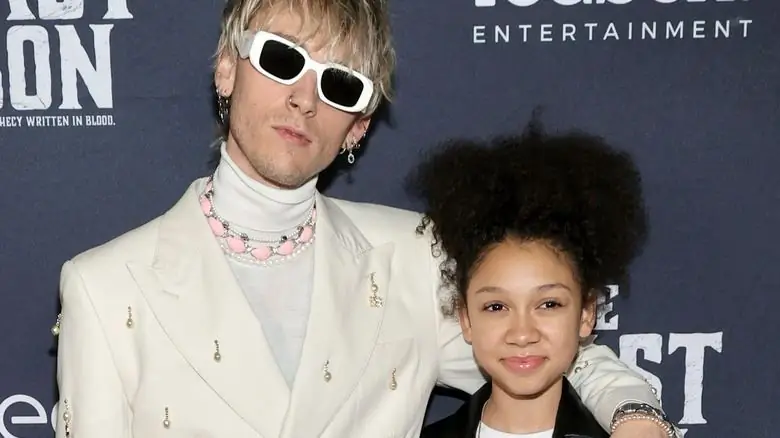 Machine Gun Kelly и его дочь на кинофестивале в Нью-Йорке Machine Gun Kelly и его дочь на кинофестивале в Нью-Йорке
