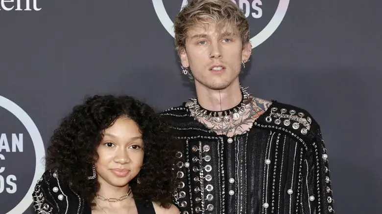 Machine Gun Kelly и его дочь на American Music Awards Machine Gun Kelly и его дочь на American Music Awards