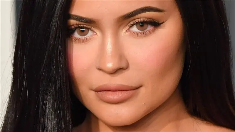 Смена имени ребенка Трэвиса и Кайли может оказаться сложнее, чем ожидалось