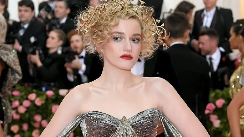 Джулия Гарнер на Met Gala Джулия Гарнер на Met Gala
