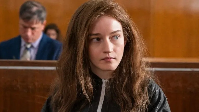 Джулия Гарнер в роли Анны Делви Джулия Гарнер в роли Анны Делви