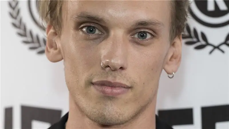 Нерассказанная правда о Джейми Кэмпбелл Бауэр