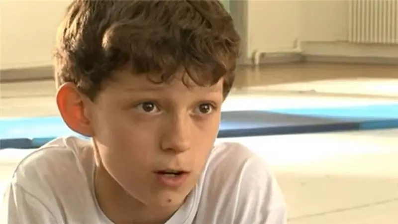 Молодой Том Холланд репетирует для Billy Elliot: The Musical Молодой Том Холланд репетирует для Billy Elliot: The Musical