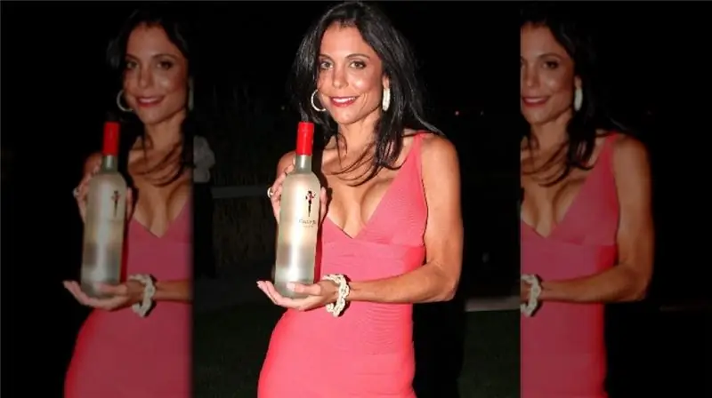 Бетенни Франкель на презентации Skinnygirl Margarita в 2009 году Бетенни Франкель на презентации Skinnygirl Margarita в 2009 году