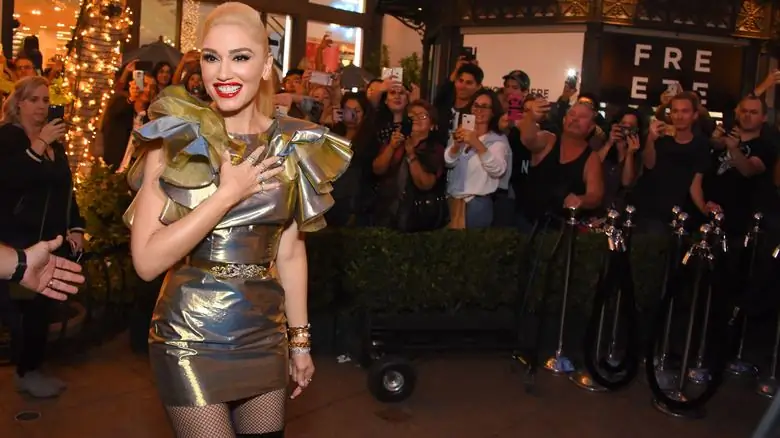 Гвен Стефани на встрече со своим альбомом You Make It Feel Like Christmas