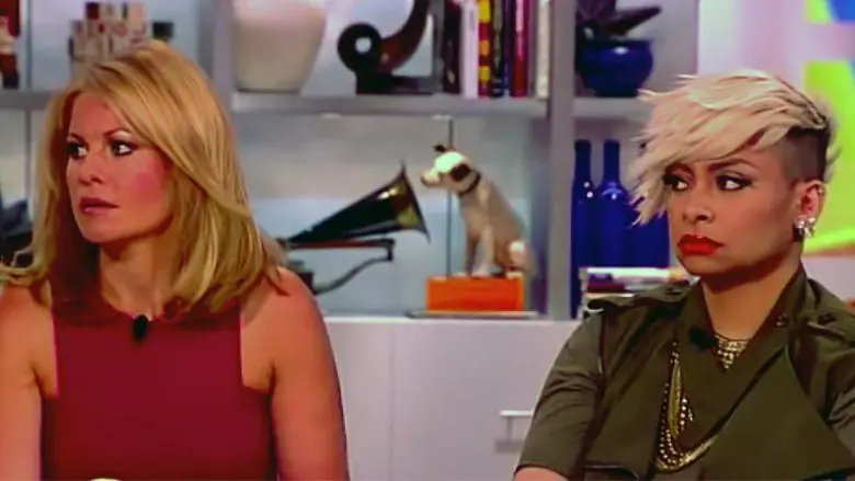 Рэйвен-Симоне и Кэндис Кэмерон Буре