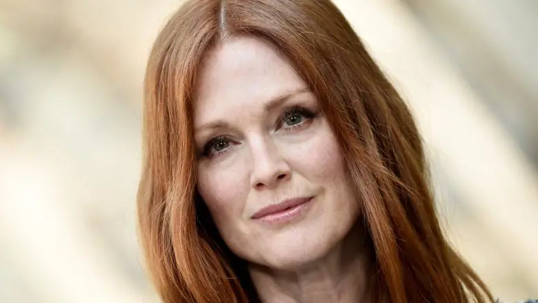 Джулианна Мур