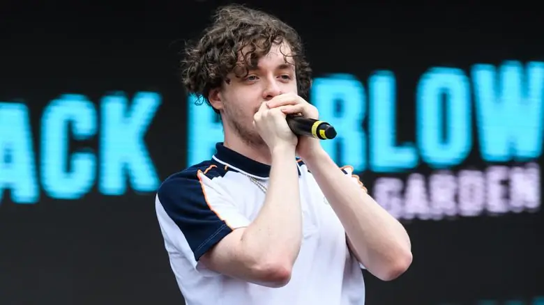 Джек Харлоу во время выступления на фестивале Rolling Loud в Майами-Гарден Джек Харлоу во время выступления на фестивале Rolling Loud в Майами-Гарден