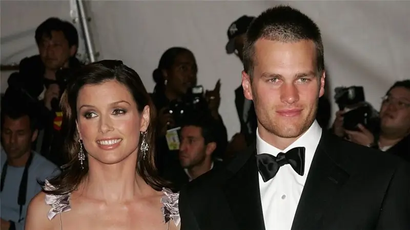 Бриджит Мойнахан и Том Брэди на Met Gala 2005 года Бриджит Мойнахан и Том Брэди на Met Gala 2005 года
