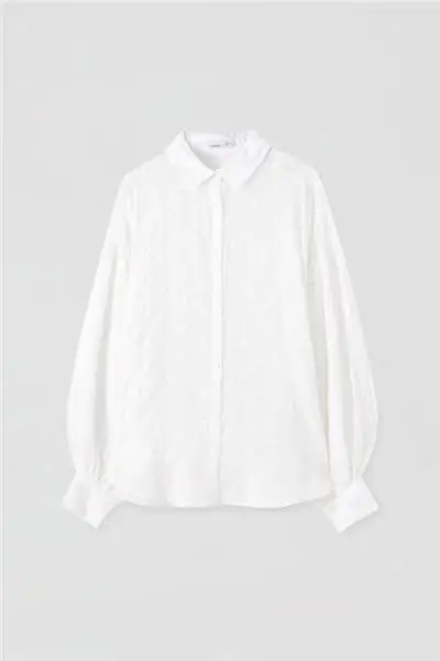 Еще одна базовая межсезонная рубашка от Pull&Bear