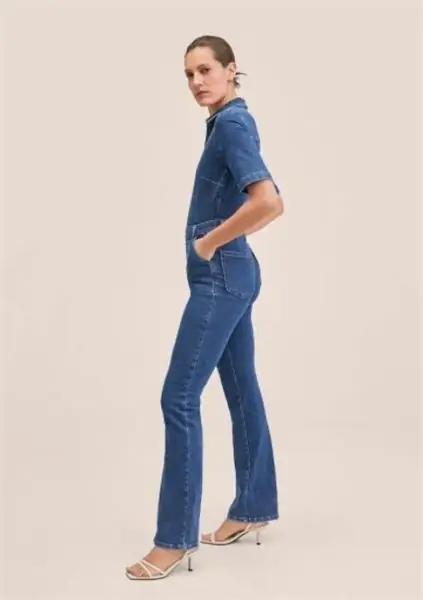 Джинсовый комбинезон Mango, как у Мери Туриэль (€49,99)