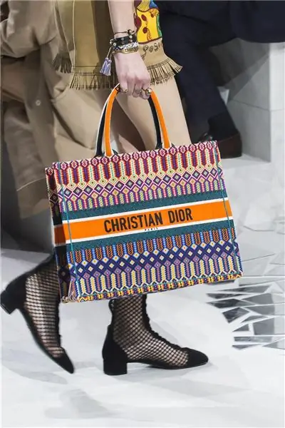 Сумка Dior с этническим принтом Сумка Dior с этническим принтом