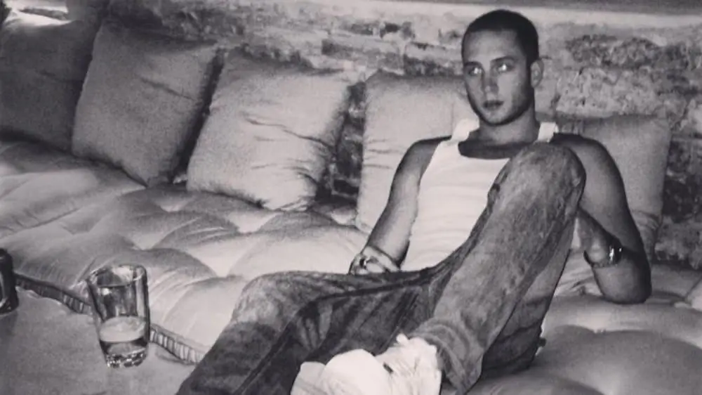 Сыну Тома Хэнкса Чету сказали держаться подальше от Твиттера