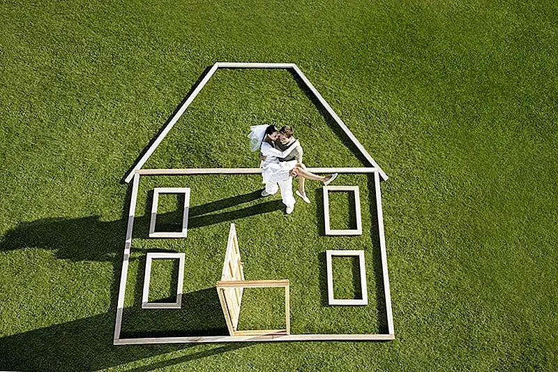 Наличные подарки на свадьбах больше не табу: вот как спросить милостыню