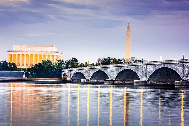 Нужна полная, оплачиваемая стажировка? Фонд Обамы нанимает прямо сейчас