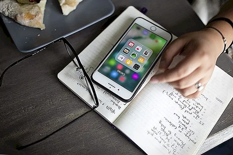 Warby Parker нанимает неполный рабочий день, чтобы помочь клиентам через электронную почту