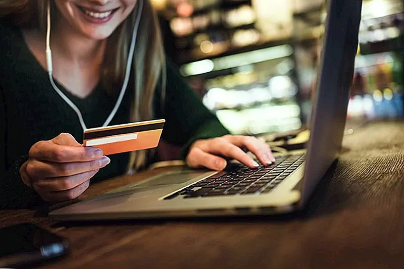 Эти кредитные карты предлагают 600 долларов США в бонусах для регистрации - плюс нет годовых сборов