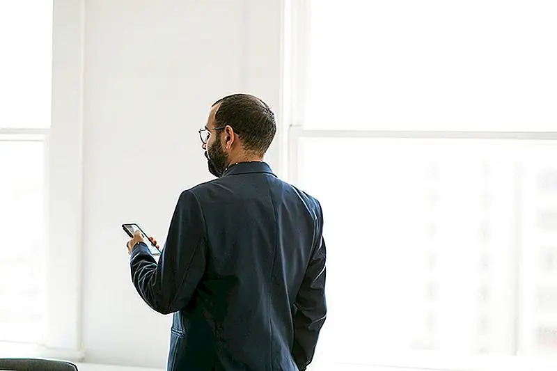 Equifax не звонит вам о нарушении, но угадайте, что? Мошенники