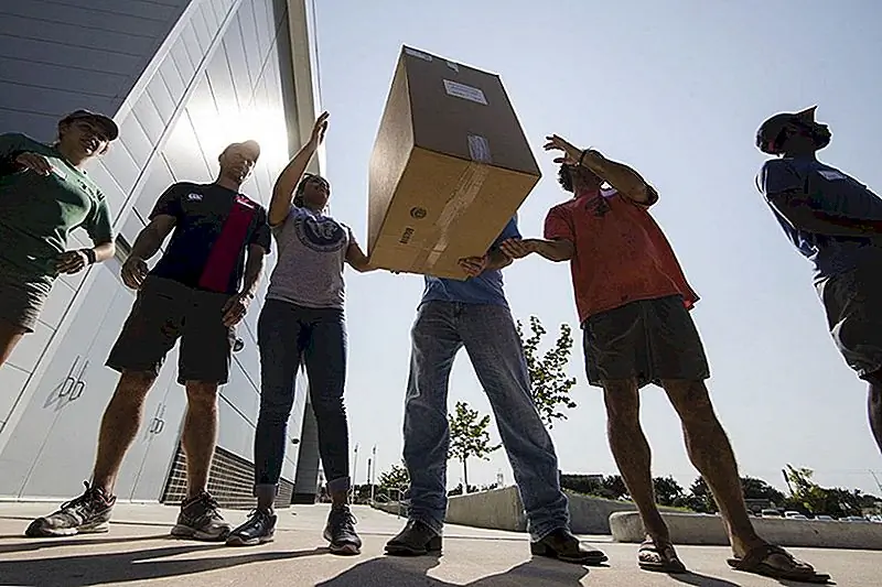 Вот как пожертвовать, деньги или время после стихийного бедствия