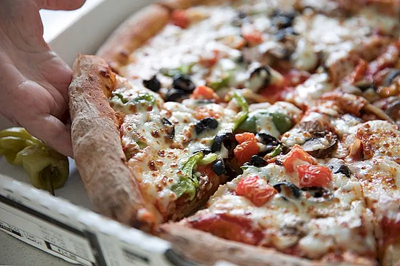 Это разумеющееся дело папы Иоанна дает вам 3 пиццы по цене 1