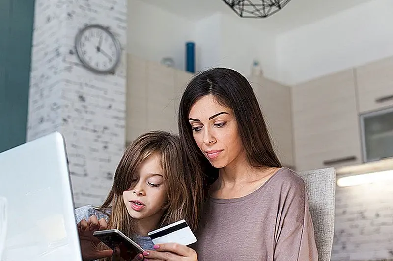 Оказывается, 1 из 5 родителей дают своим кредитным картам от 8 до 14 лет