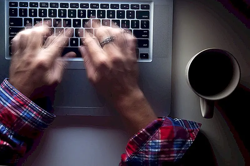 Это работа на дому может стать мошенничеством и преступлением. Вот как рассказать