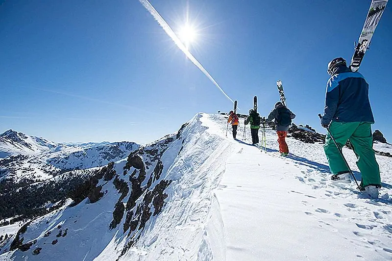 Любите горы? Эти 12 курортов нанимают тысячи сезонных рабочих мест