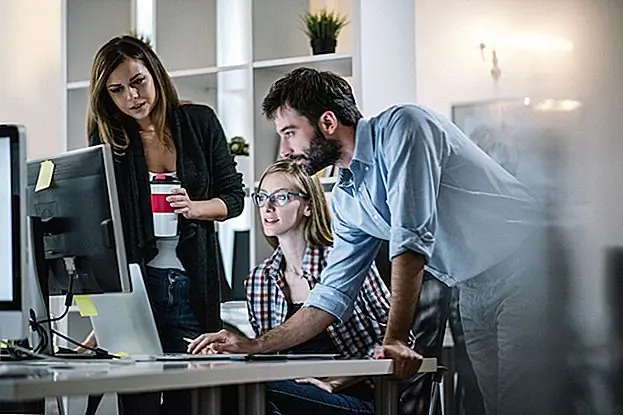 Эта работа на дому будет фактически заставлять вас бороться с интернет-троллями