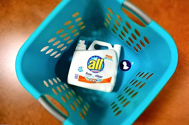 Прачечная сосет. Но БЕСПЛАТНЫЙ 141-Унцевый кувшин моющего средства