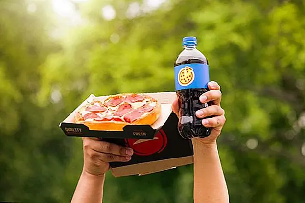 Pizza Hut отдает бесплатную пиццу, но вам нужно найти это в первую очередь