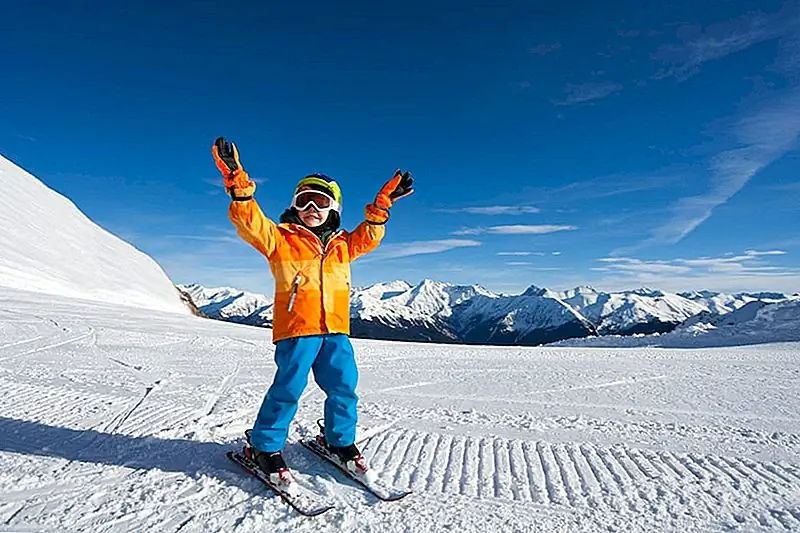 Детские лыжи бесплатно на более чем 200 курортов в 15 штатах. Вот ваш путеводитель