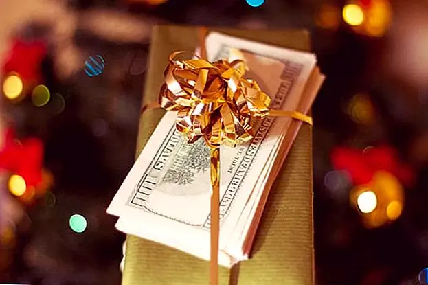 Вы не поверите в праздничный бонус. Эта компания просто дала каждому сотруднику. Серьезно, вы не будете