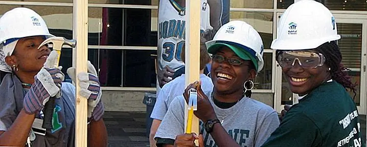 Другое преимущество волонтерства: это может помочь вам заработать больше денег