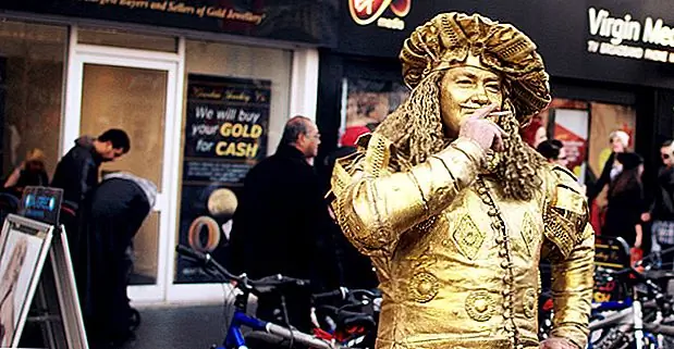 Как одеваться в веселый костюм может заработать деньги