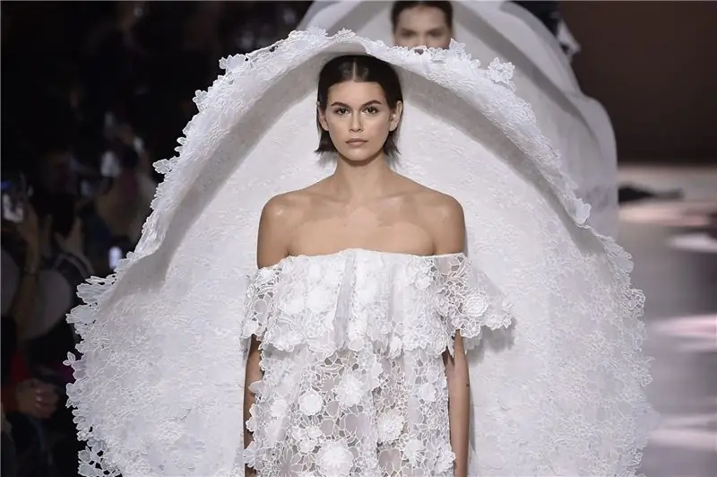 kaia-gerber-wedding-veil-givenchy kaia-gerber-wedding-veil-givenchy