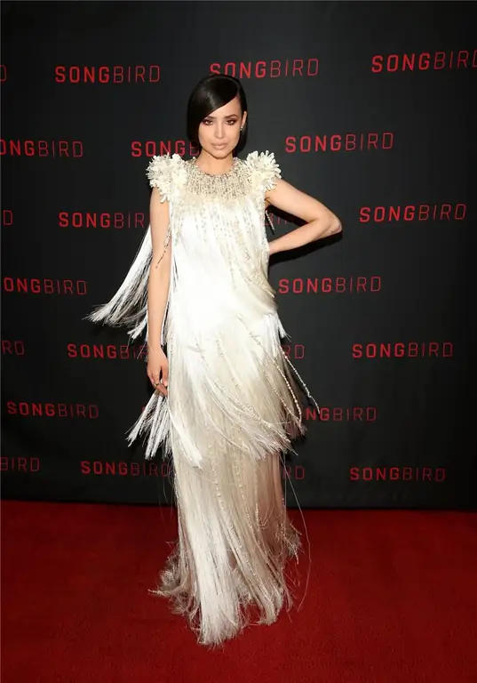 Премьера Софии Карсон Songbird Премьера Софии Карсон Songbird
