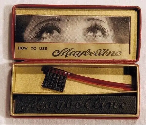 Национальный день ресниц Curiosities Mascara Национальный день ресниц Curiosities Mascara