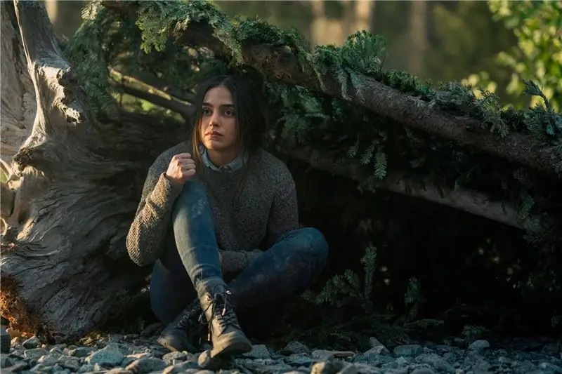 Мелисса Баррера в сериале Netflix Keep Breathing Мелисса Баррера в сериале Netflix Keep Breathing