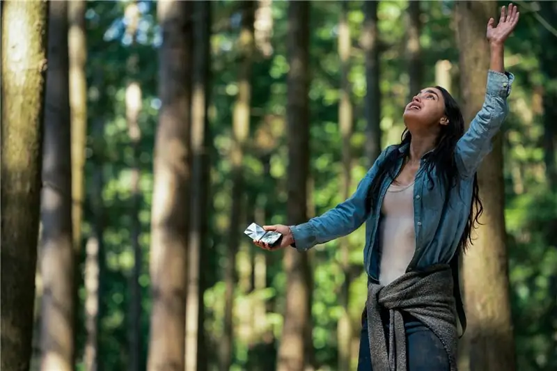 Мелисса Баррера в сериале Netflix Keep Breathing Мелисса Баррера в сериале Netflix Keep Breathing