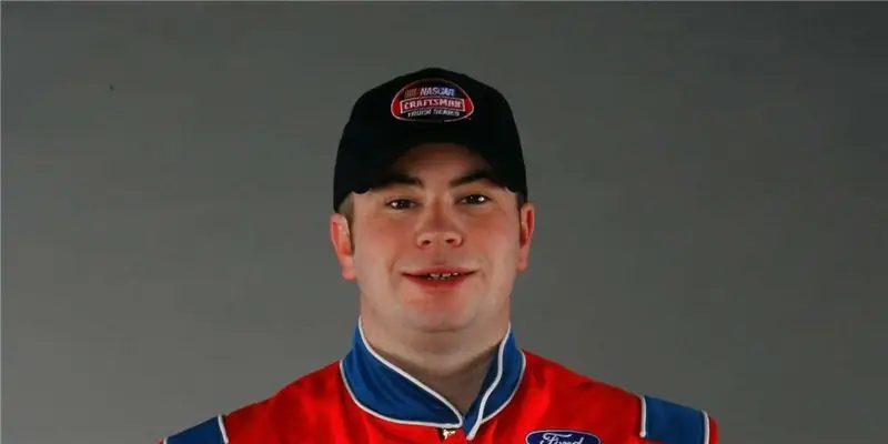 Бобби Ист, звезда NASCAR, зарезан на заправке в Калифорнии