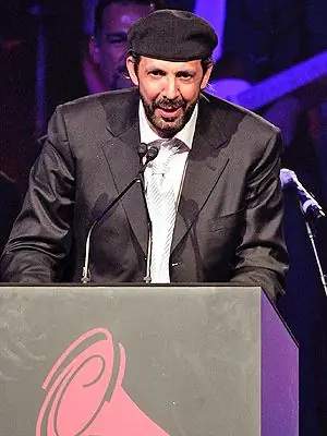 Подробный взгляд на дань уважения Хуану Луису Герре