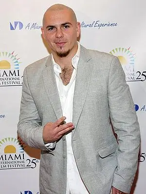 Pitbull призывает молодежь голосовать