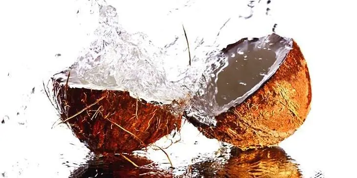 Кокосовая вода для естественного увлажнения