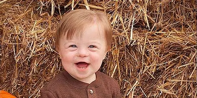 Очаровательный ребенок&é; читать алфавит