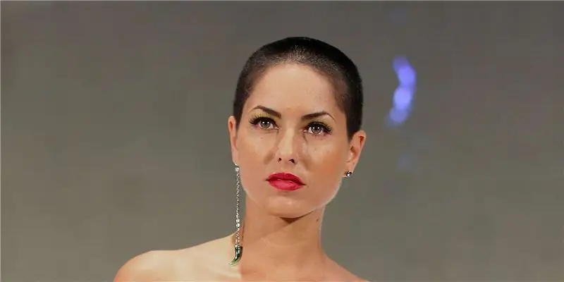 Barbara Mori натуральная и с веснушками