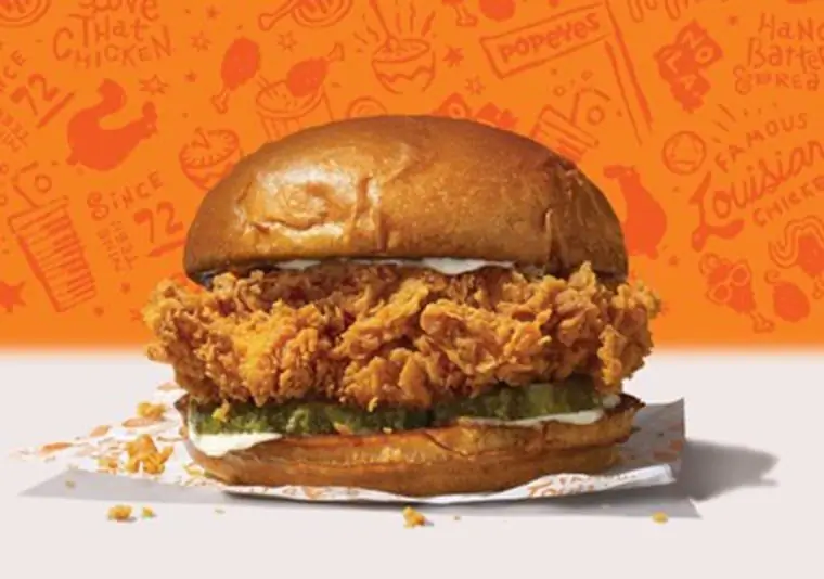 POPEYES куриный сэндвич