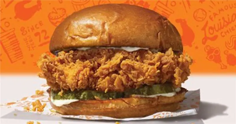 Popeyes запускает сэндвич с курицей в ресторане, который их ограбил