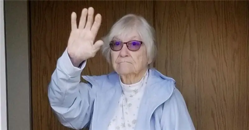 90-летняя женщина, чуть не умершая от COVID-19, выздоравливает